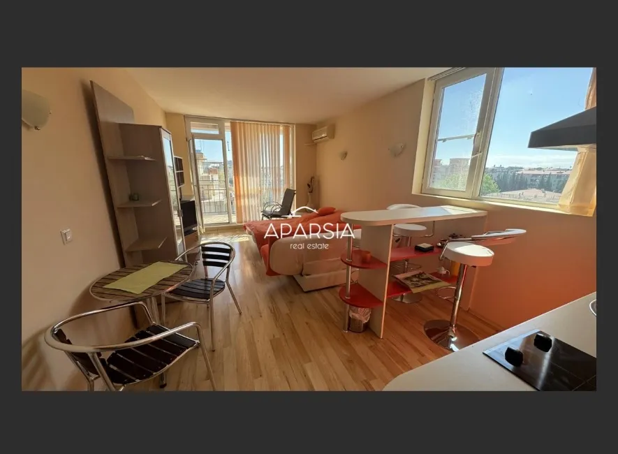 Huoneisto Myynnissä - 8240 Slnečné pobrežie  BG Image 3