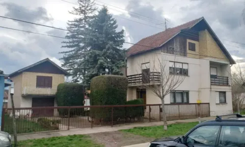 Talo Myynnissä  21470 Bački Petrovac RS